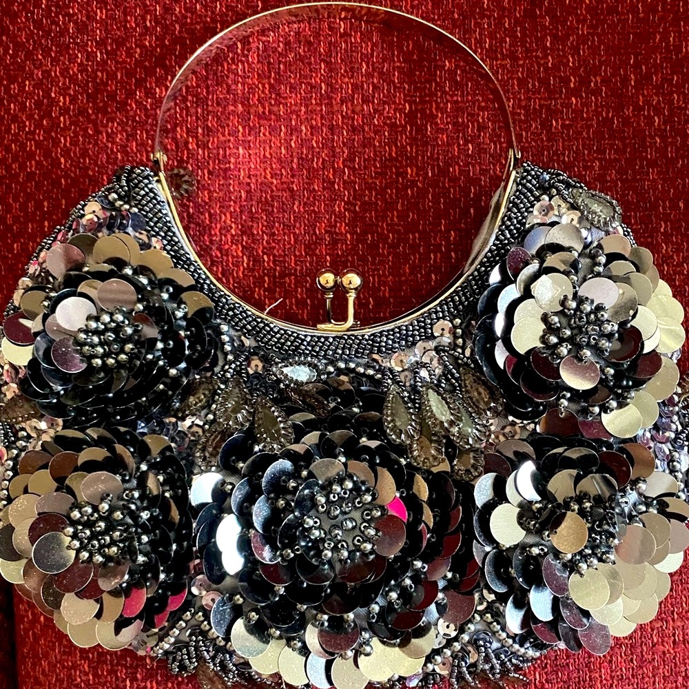 Elegant Black Floral Sequin Clutch